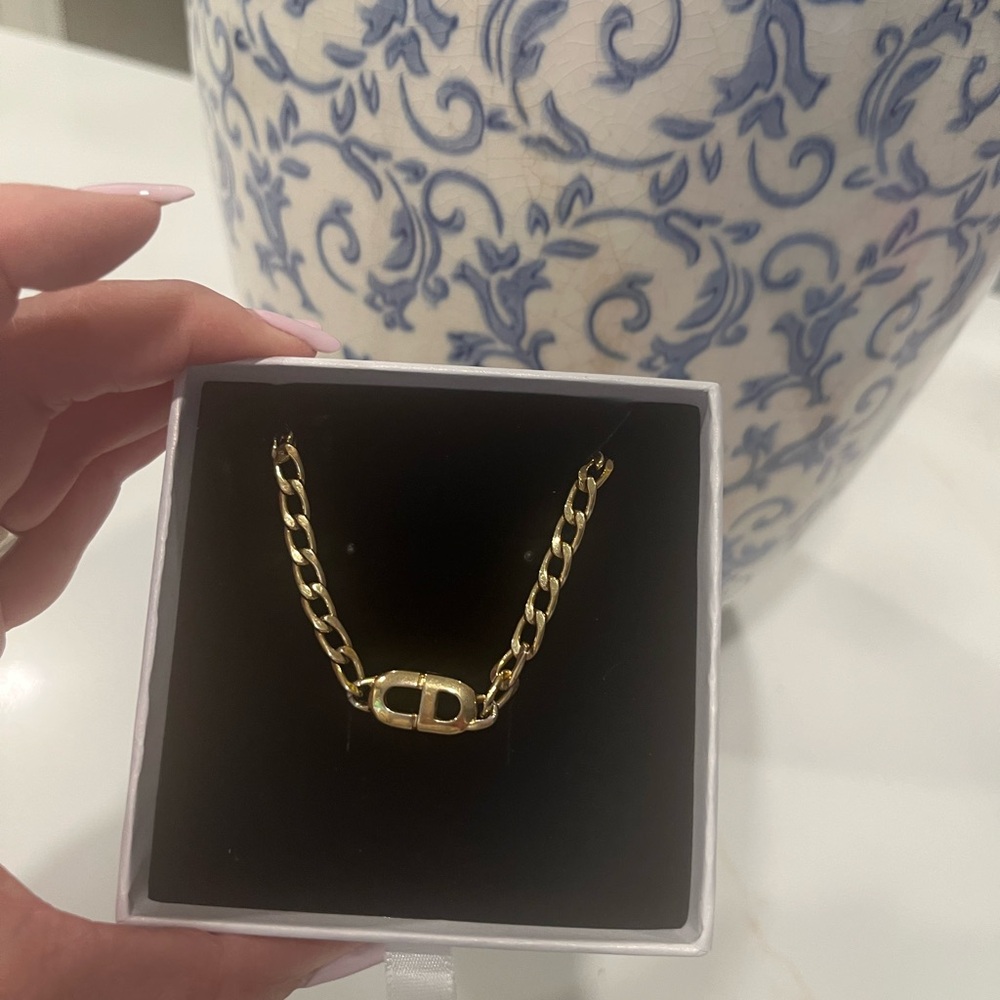 ❤️❤️Dior Gold Bracelet - Picture 3 of 4